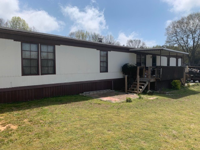 Professional vinyl protective skirting installation on a mobile home in Summerville, SC for underbelly protection, moisture control, and curb appeal